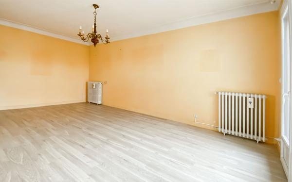 Maison à vendre    3 pièces • 80 m2 Bon-Encontre