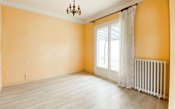 Maison à vendre    3 pièces • 80 m2 Bon-Encontre