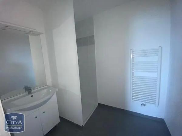 Appartement à louer 2 pièces 43.94m²