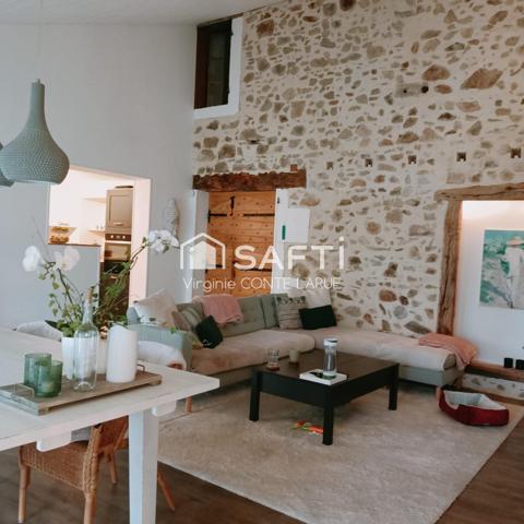 Un havre de paix rénové avec soin, au coeur d'un village dynamique