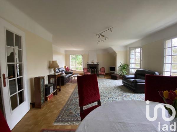 Maison 7 pièces de 242 m² à Saint-Pierre-lès-Nemours (77140)