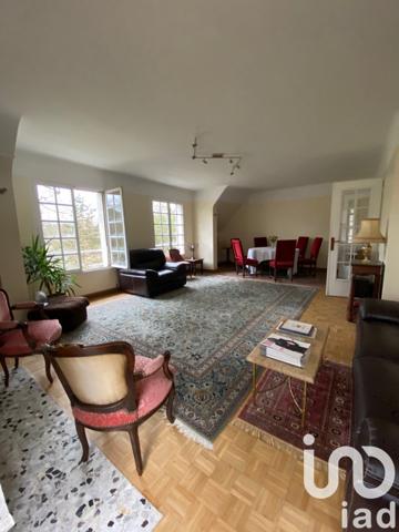 Maison 7 pièces de 242 m² à Saint-Pierre-lès-Nemours (77140)