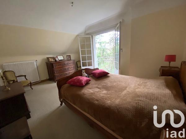 Maison 7 pièces de 242 m² à Saint-Pierre-lès-Nemours (77140)