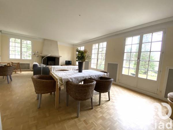 Maison 7 pièces de 242 m² à Saint-Pierre-lès-Nemours (77140)