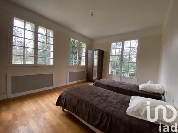 Maison 7 pièces de 242 m² à Saint-Pierre-lès-Nemours (77140)