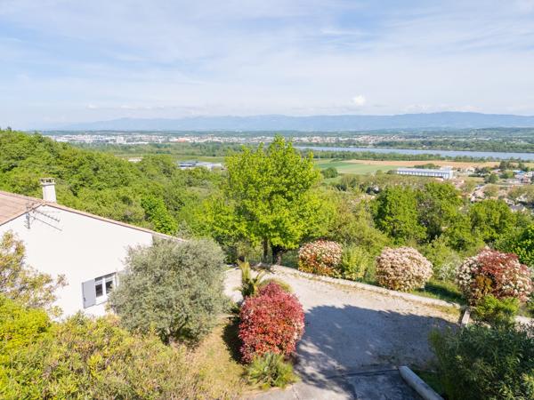 Maison familiale avec piscine et vue exceptionnelle