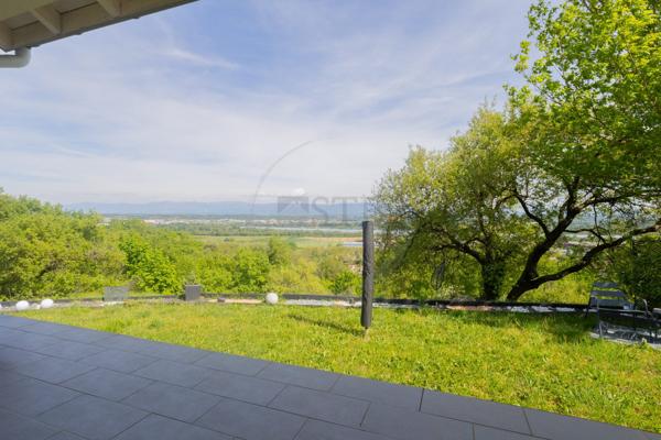 Maison familiale avec piscine et vue exceptionnelle