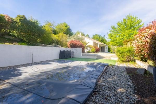 Maison familiale avec piscine et vue exceptionnelle