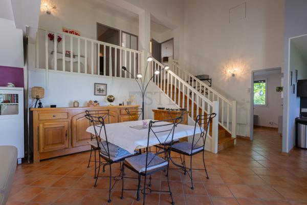 Maison familiale avec piscine et vue exceptionnelle