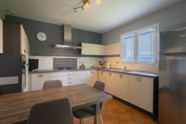 Maison familiale avec piscine et vue exceptionnelle