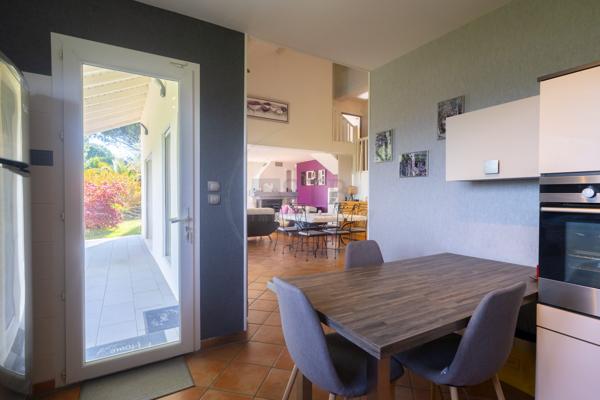 Maison familiale avec piscine et vue exceptionnelle