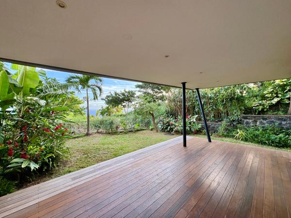 Magnifique appartement duplex avec vue sur l'Étang-Salé