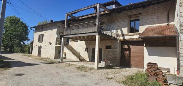 Maison en pierre 224m2 hab. piscine et 145m2 d'annexe