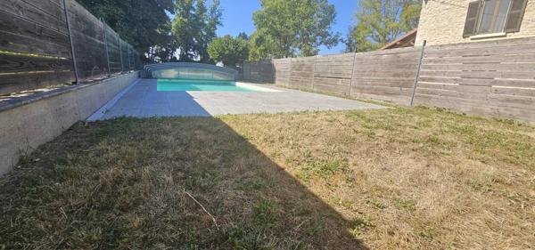 Maison en pierre 224m2 hab. piscine et 145m2 d'annexe