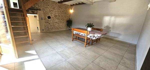 Maison en pierre 224m2 hab. piscine et 145m2 d'annexe