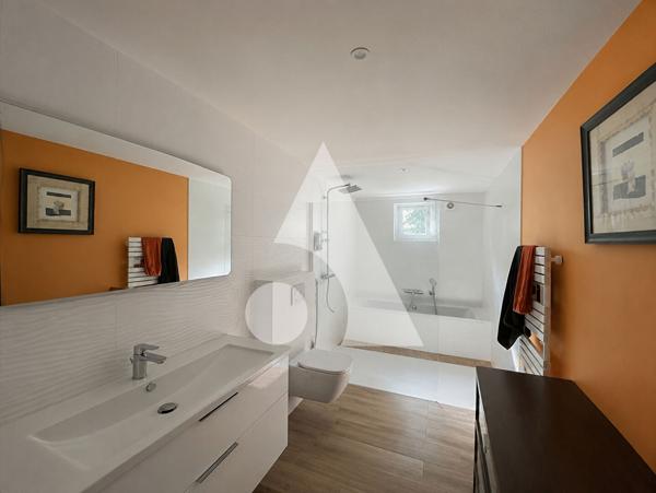 Maison 9 pièces 230 m2