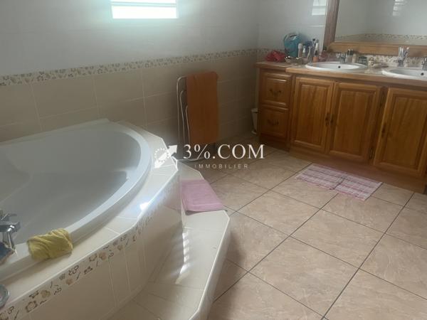 Maison 8 pièce(s) 4 chambre(s) 159 m²