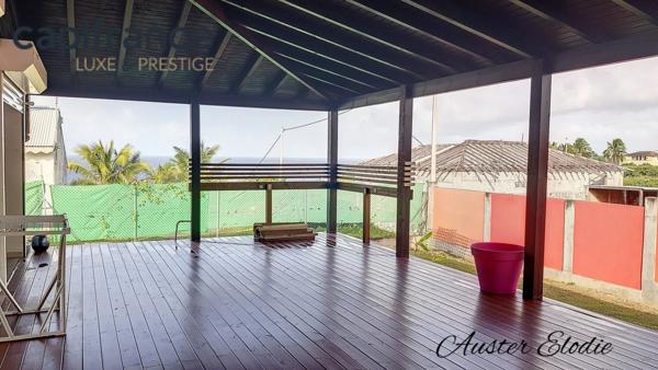 Villa T4 de 150 m2 et sa dépendance T3 de 100 m2 vue mer