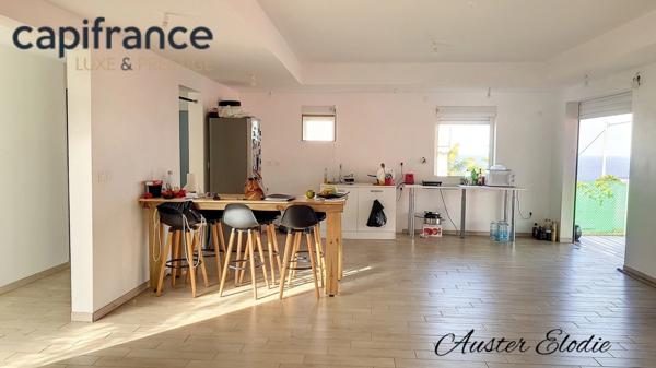 Villa T4 de 150 m2 et sa dépendance T3 de 100 m2 vue mer