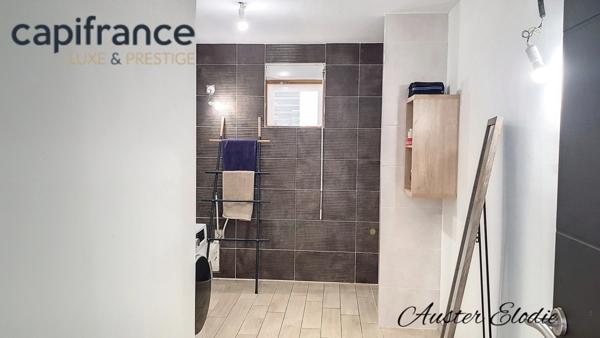 Villa T4 de 150 m2 et sa dépendance T3 de 100 m2 vue mer