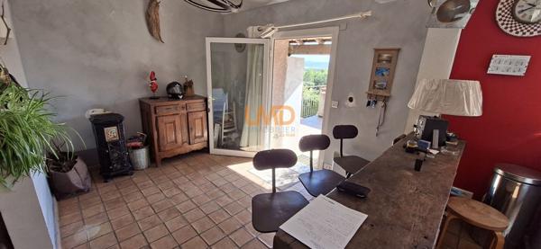 Villa T3 dans la garrigue avec vue