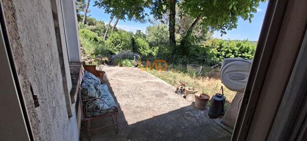 Villa T3 dans la garrigue avec vue