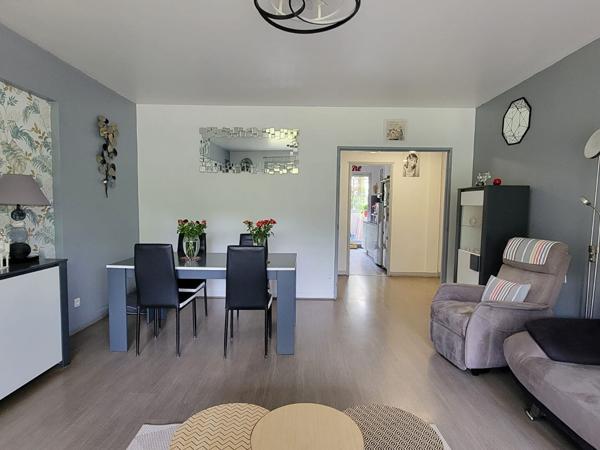 BORDEAUX CAUDERAN - Appartement loué de type 3, balcon, box et cellier.