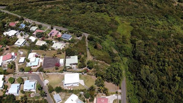 Terrain à SAINTE-ANNE, 97180 - 817m²