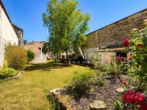 Maison de ville : 6 chambres, piscine et jardin