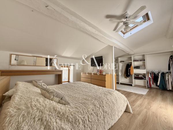 Maison de ville : 6 chambres, piscine et jardin