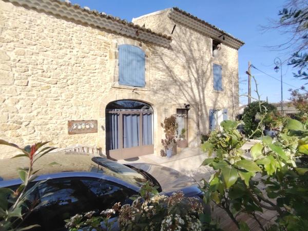 Camaret-sur-Aigues (84850) MAS DE VILLAGE 8 PIECES 220 M²