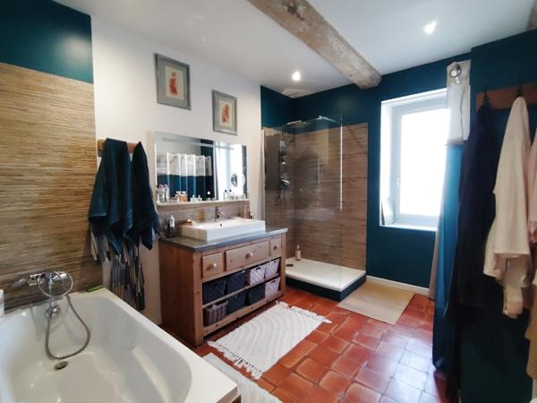 Camaret-sur-Aigues (84850) MAS DE VILLAGE 8 PIECES 220 M²