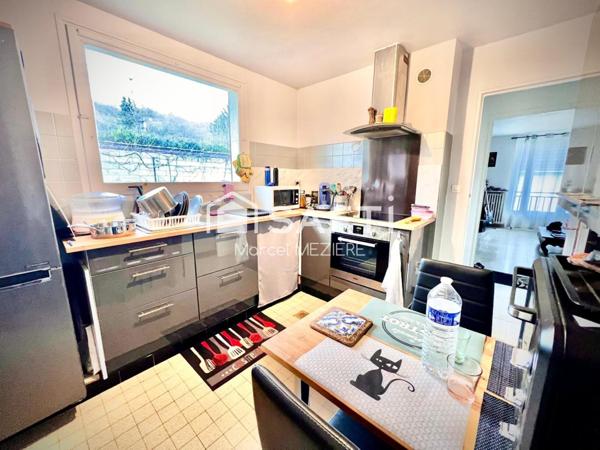 Très bien situé! Pas de vis à vis....