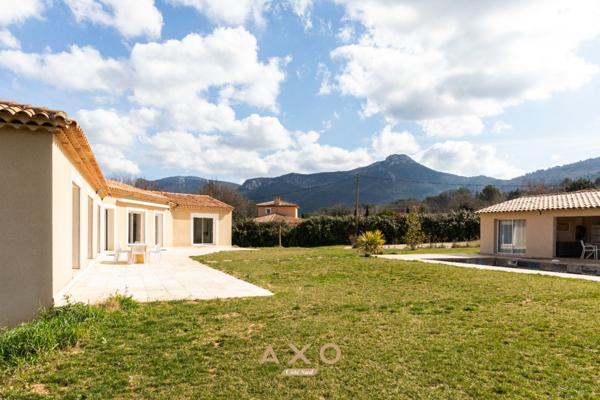 TRETS - ENSEMBLE IMMOBILIER - T8 - PISCINE - POOL HOUSE - GARAGE - VUE SAINTE VICTOIRE - 899 500 