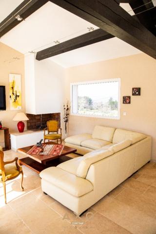 TRETS - ENSEMBLE IMMOBILIER - T8 - PISCINE - POOL HOUSE - GARAGE - VUE SAINTE VICTOIRE - 899 500 