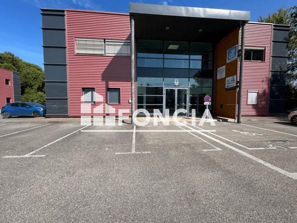 Location Local commercial 10 pièces 156 m² - ZAC STE ANNE BATIMENT B Sorgues 84700