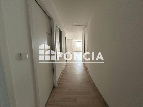 Location Local commercial 10 pièces 156 m² - ZAC STE ANNE BATIMENT B Sorgues 84700