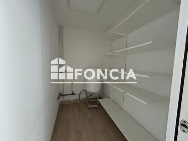 Location Local commercial 10 pièces 156 m² - ZAC STE ANNE BATIMENT B Sorgues 84700