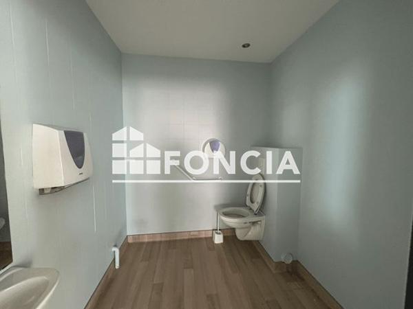 Location Local commercial 10 pièces 156 m² - ZAC STE ANNE BATIMENT B Sorgues 84700