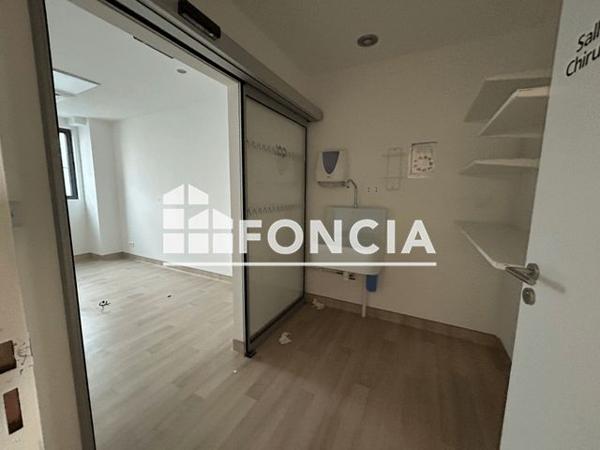 Location Local commercial 10 pièces 156 m² - ZAC STE ANNE BATIMENT B Sorgues 84700