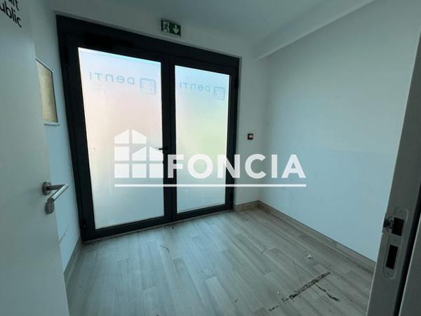 Location Local commercial 10 pièces 156 m² - ZAC STE ANNE BATIMENT B Sorgues 84700