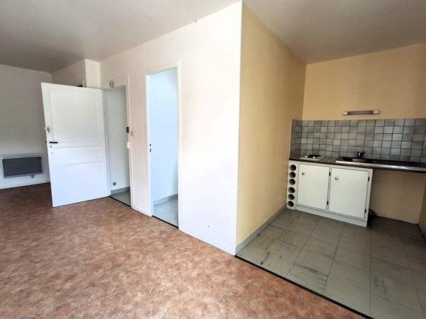 SAINTES- Ensemble immobilier