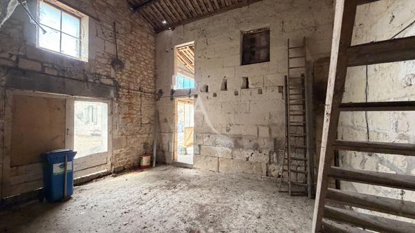 SAINTES- Ensemble immobilier