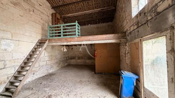 SAINTES- Ensemble immobilier