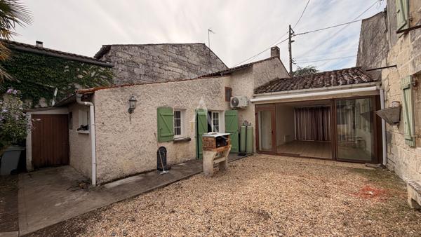 SAINTES- Ensemble immobilier