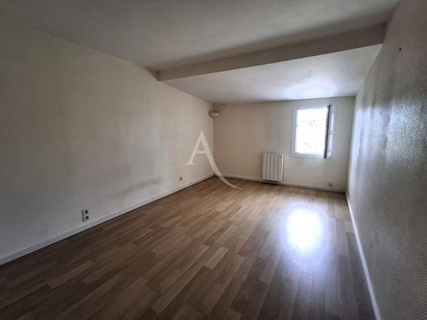 SAINTES- Ensemble immobilier