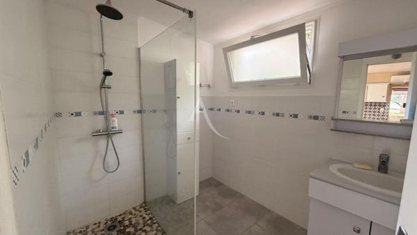 SAINTES- Ensemble immobilier