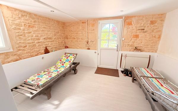 Maison à vendre    5 pièces •  Surgères