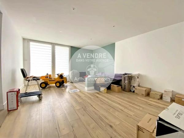 Vente                                                      Maison
                        
                     8 pièces                      200 m2                     à Pornic