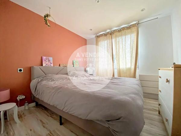 Vente                                                      Maison
                        
                     8 pièces                      200 m2                     à Pornic